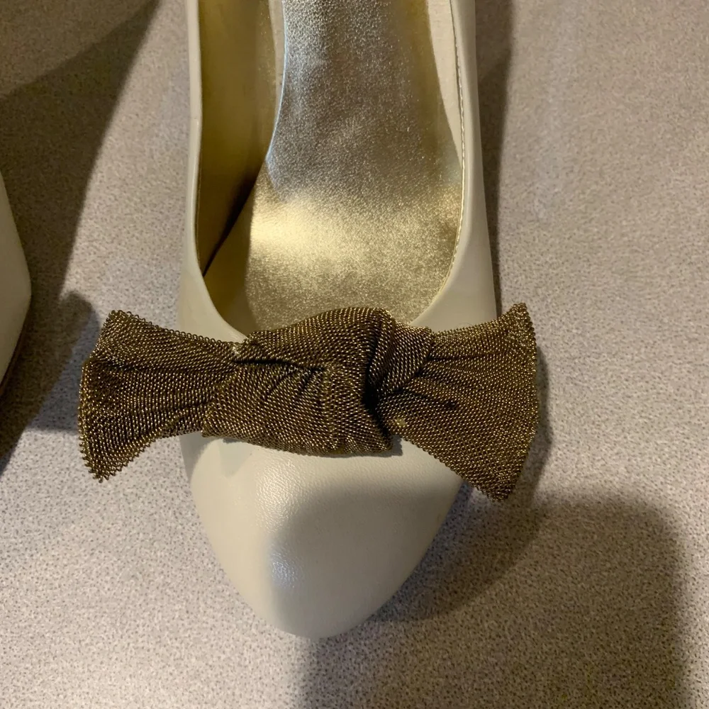 Nine West Cream/Gold Leather Pumps sz 8.5